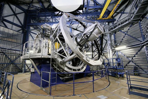 Mathematica-Anwenderbericht: Automatische Feinjustage bodengestützter Teleskope in Echtzeit mit vier defokussierten Sternen